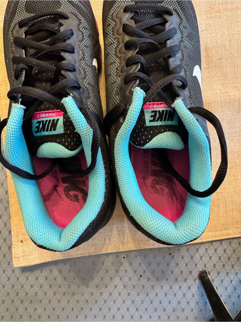 Nike womens max air blue, pink, black - Picture 5 of 6
